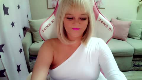 Christi online show from 02-04-25, 04:50
