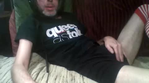 Snapshot of christophe_73 chatting on 02-07-26, 03:32 Chris online show from 02-07-26, 03:32