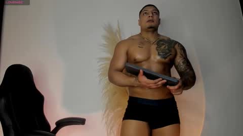 chrizmacgregor online show from 10-10-25, 02:10