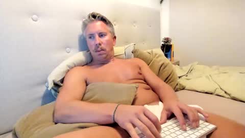 Snapshot of chrsbang chatting on 12-18-25, 05:52 ChrisBang online show from 12-18-25, 05:52