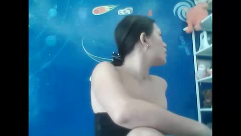 Snapshot of chrysadel chatting on 10-01-25, 01:00 Ur Suraya22 online show from 10-01-25, 01:00