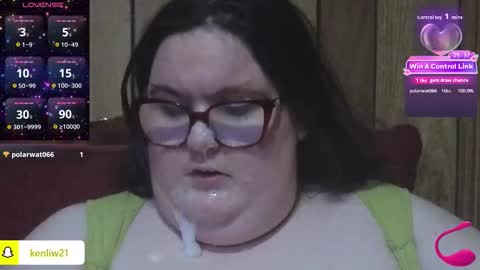 Snapshot of chubbydevil22 chatting on 02-12-26, 12:27 kenli online show from 02-12-26, 12:27