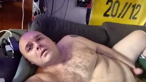 Snapshot of chubbyissy chatting on 10-11-25, 01:09 Chubbydutch man online show from 10-11-25, 01:09