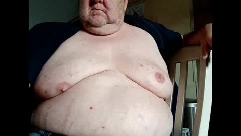 Snapshot of chubyluver11896 chatting on 12-17-25, 04:24 chubyluver11896 online show from 12-17-25, 04:24