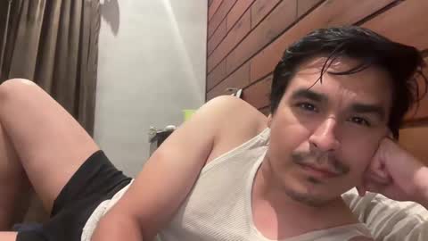 Snapshot of chuyetas1994 chatting on 10-15-25, 02:33 Jesus online show from 10-15-25, 02:33