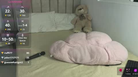 Mia online show from 02-28-26, 03:51