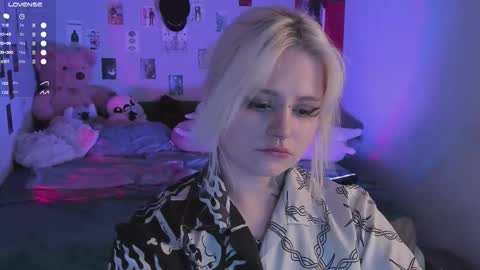 Snapshot of cigaretteduringsex chatting on 11-06-25, 11:33 Helen and Teya online show from 11-06-25, 11:33