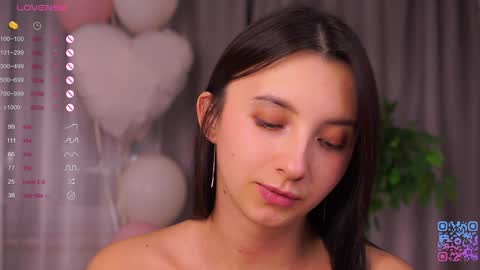 Snapshot of cinacandy chatting on 11-23-25, 07:57 L online show from 11-23-25, 07:57