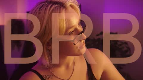 Snapshot of cinbellamy chatting on 10-26-25, 02:17 Cin Bellamy online show from 10-26-25, 02:17