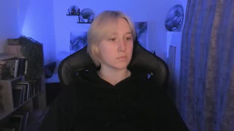 Snapshot of cinbellamy chatting on 12-01-25, 05:56 Cin Bellamy online show from 12-01-25, 05:56