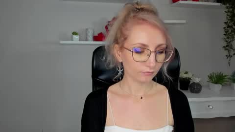 Cinderella online show from 03-12-26, 06:41