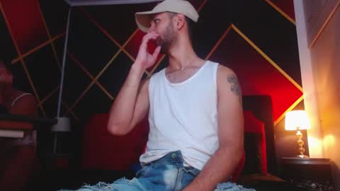 Snapshot of cindyandcarlo chatting on 01-11-25, 07:27 CindyandCarlo online show from 01-11-25, 07:27