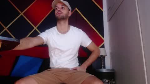 Snapshot of cindyandcarlo chatting on 01-12-25, 01:05 CindyandCarlo online show from 01-12-25, 01:05