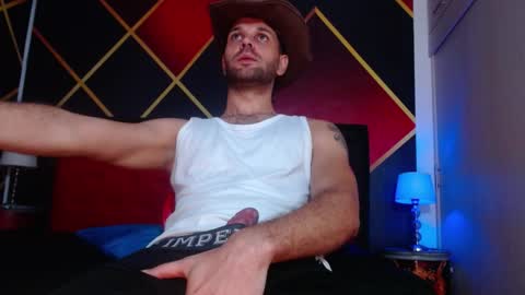 Snapshot of cindyandcarlo chatting on 01-31-25, 10:31 CindyandCarlo online show from 01-31-25, 10:31