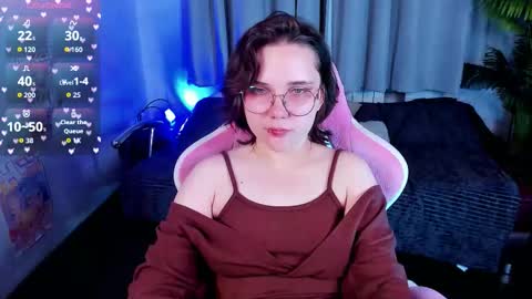 Snapshot of cinemagirl chatting on 10-17-25, 08:44 Lily online show from 10-17-25, 08:44