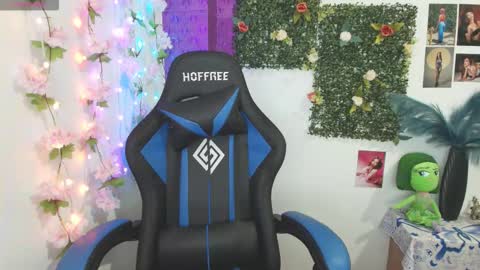 CinthiaCarter online show from 10-27-25, 02:21