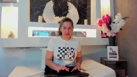 Snapshot of cinthya_mjs chatting on 10-17-25, 12:08 Cinthya online show from 10-17-25, 12:08