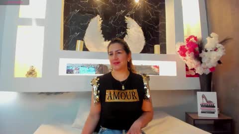 Snapshot of cinthya_mjs chatting on 10-18-25, 12:17 Cinthya online show from 10-18-25, 12:17