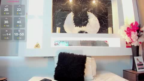 Snapshot of cinthya_mjs chatting on 10-28-25, 12:09 Cinthya online show from 10-28-25, 12:09