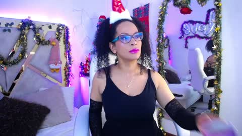 Snapshot of cintia_holms chatting on 12-13-24, 12:28 Cintia online show from 12-13-24, 12:28