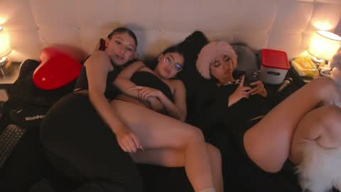 Cintya online show from 02-15-25, 05:51