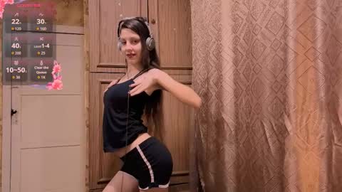 Snapshot of cirabonnet chatting on 11-12-25, 12:22 Lisa Salivan online show from 11-12-25, 12:22