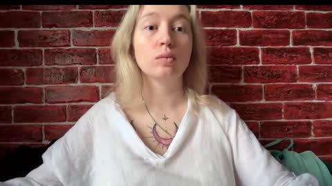 citrusblissss online show from 10-31-25, 02:45