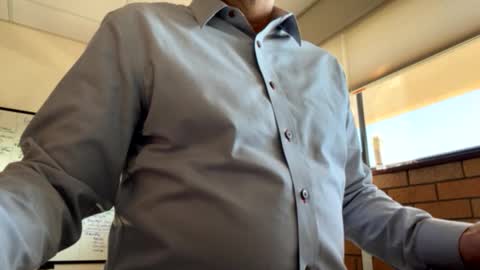 Snapshot of cj3d2 chatting on 10-28-25, 08:44 Cjd32 online show from 10-28-25, 08:44