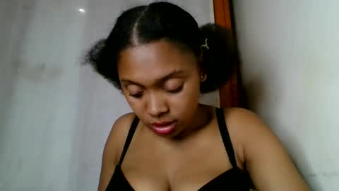 Snapshot of ckamilla45 chatting on 09-10-25, 07:19 ckamilla45 online show from 09-10-25, 07:19