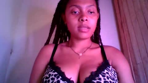 Snapshot of ckamilla45 chatting on 10-01-25, 01:06 ckamilla45 online show from 10-01-25, 01:06