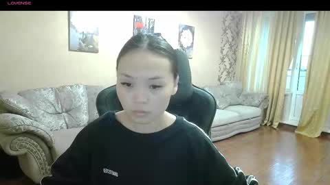 Snapshot of ckyvina chatting on 09-29-25, 02:38 Sky online show from 09-29-25, 02:38