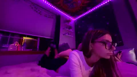 Snapshot of clairewalkerrr chatting on 10-21-25, 05:41 clairewalkerrr online show from 10-21-25, 05:41