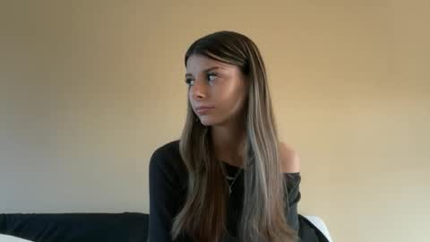 Snapshot of clairewalkerrr chatting on 12-02-25, 06:14 clairewalkerrr online show from 12-02-25, 06:14