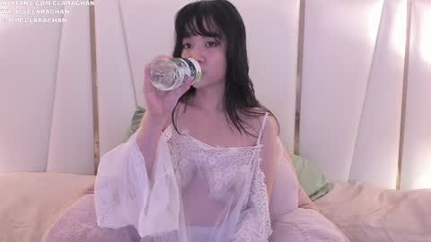 Snapshot of clara_chan chatting on 10-10-25, 04:00 IG online show from 10-10-25, 04:00