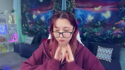 Snapshot of clarabenson chatting on 11-25-25, 07:25 clarabenson online show from 11-25-25, 07:25