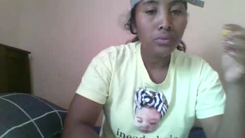 Snapshot of clarah0123 chatting on 10-09-25, 09:18 Clarah0123 online show from 10-09-25, 09:18