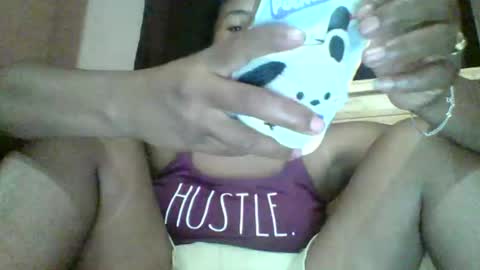 Snapshot of clarah0123 chatting on 11-03-25, 07:15 Clarah0123 online show from 11-03-25, 07:15