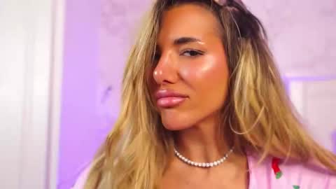 ClaraHazel online show from 10-11-25, 04:44