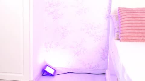 ClaraHazel online show from 11-18-25, 04:28