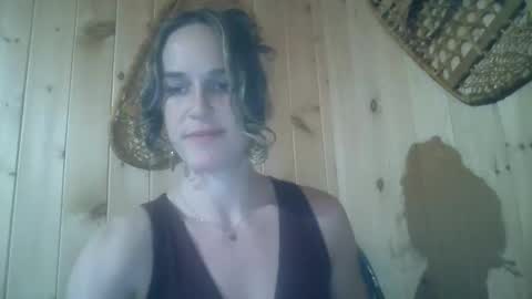 claralafontaine online show from 12-19-25, 08:49