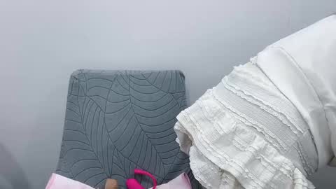 Clari online show from 10-25-25, 01:13