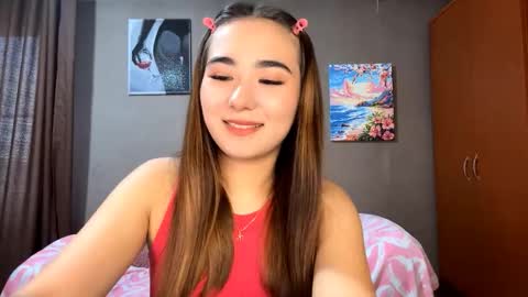 Snapshot of claribelatienza chatting on 10-23-25, 08:24 Yuna online show from 10-23-25, 08:24