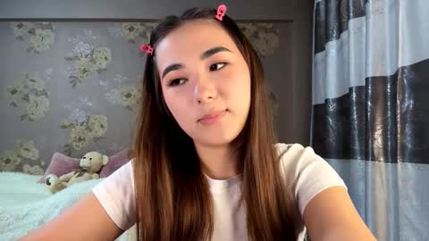 Snapshot of claribelatienza chatting on 11-05-25, 11:10 Yuna online show from 11-05-25, 11:10