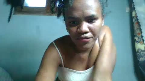 Snapshot of clarisse98 chatting on 10-26-25, 02:12 clarisse98 online show from 10-26-25, 02:12