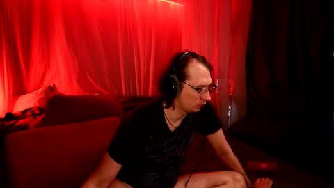 Snapshot of claudia_and_elon chatting on 10-24-25, 06:21 Claudia Cyberfox and Elon online show from 10-24-25, 06:21