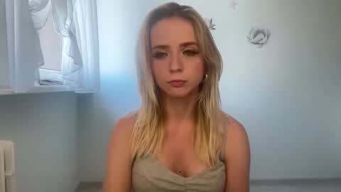 Snapshot of claudiagold chatting on 09-12-25, 03:01 ClaudiaGold online show from 09-12-25, 03:01