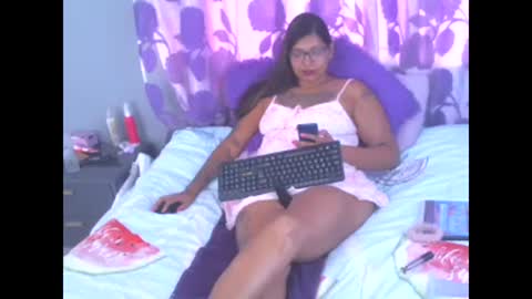Snapshot of claudine_valencia chatting on 01-24-25, 07:08 claudine valencia online show from 01-24-25, 07:08