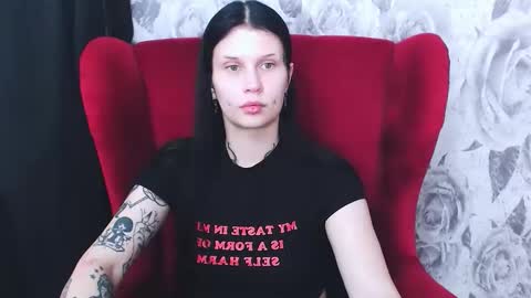 Snapshot of cleadark chatting on 10-23-25, 07:12 CleaDark online show from 10-23-25, 07:12