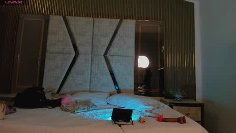 Cleo Adams online show from 10-12-25, 04:11