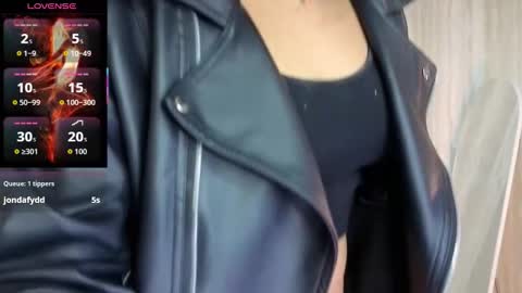 Clementine online show from 10-17-25, 01:14